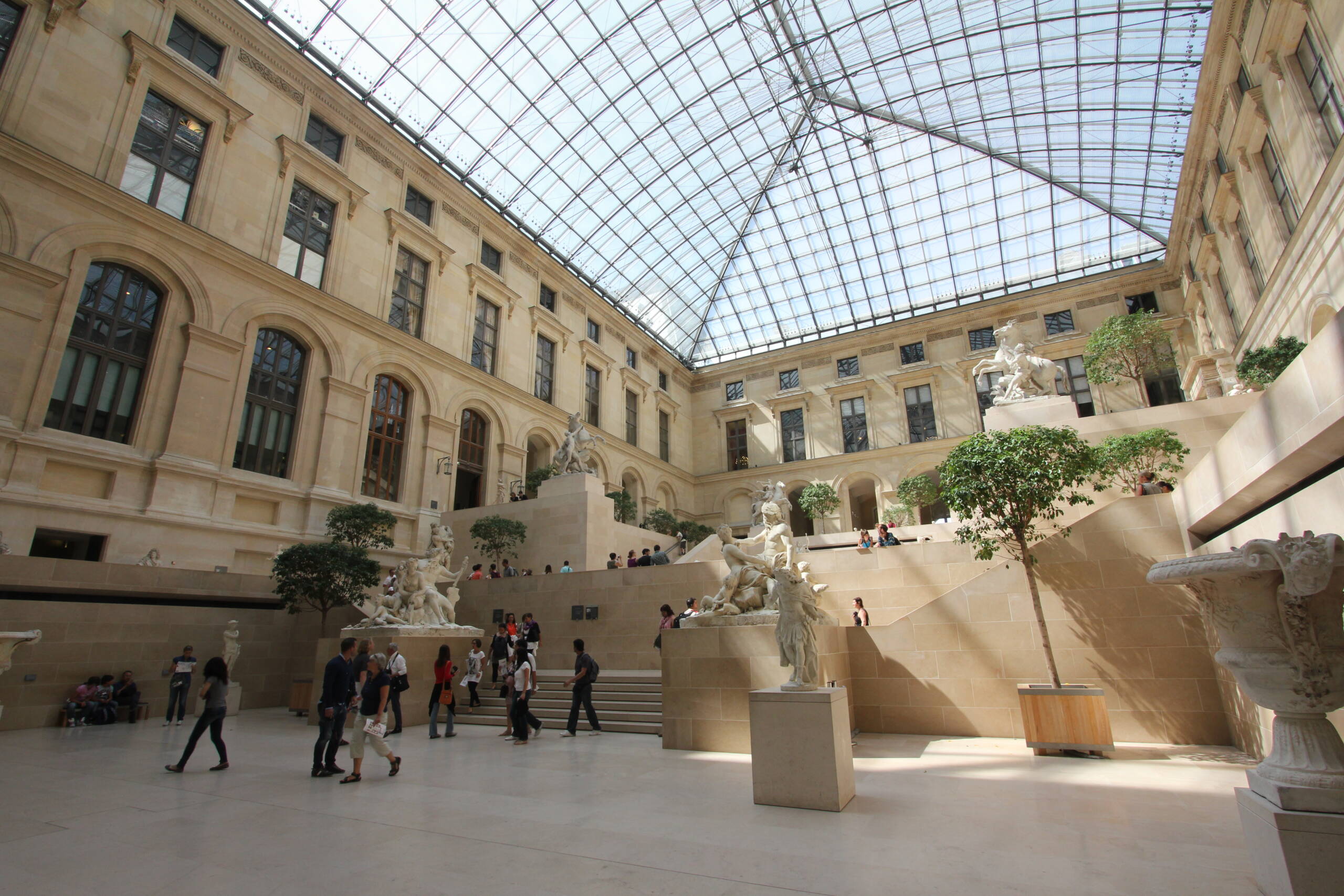  Louvre