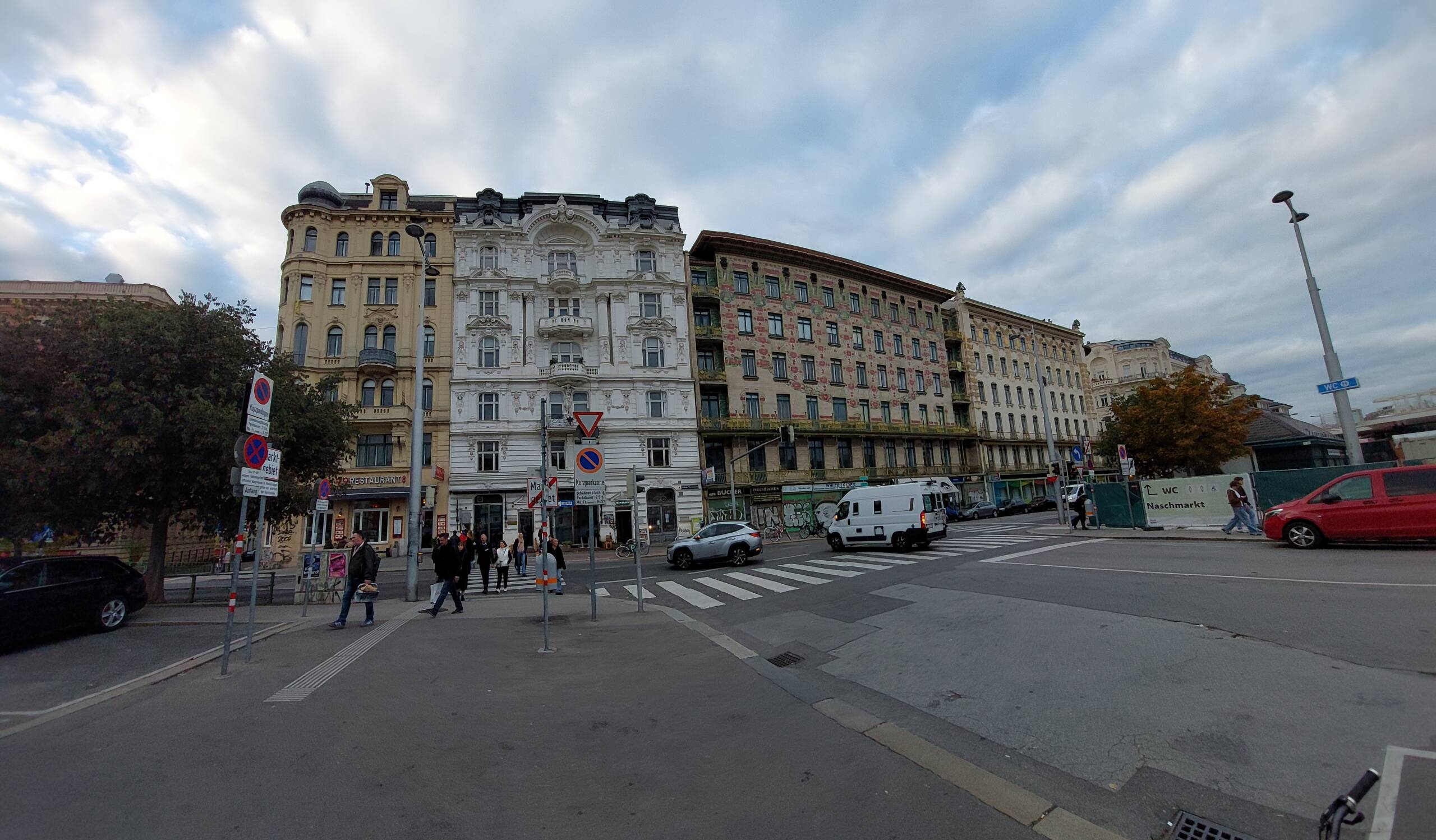 Otto Wagner’s Secessionist Trilogy on the Linke Wienzeile