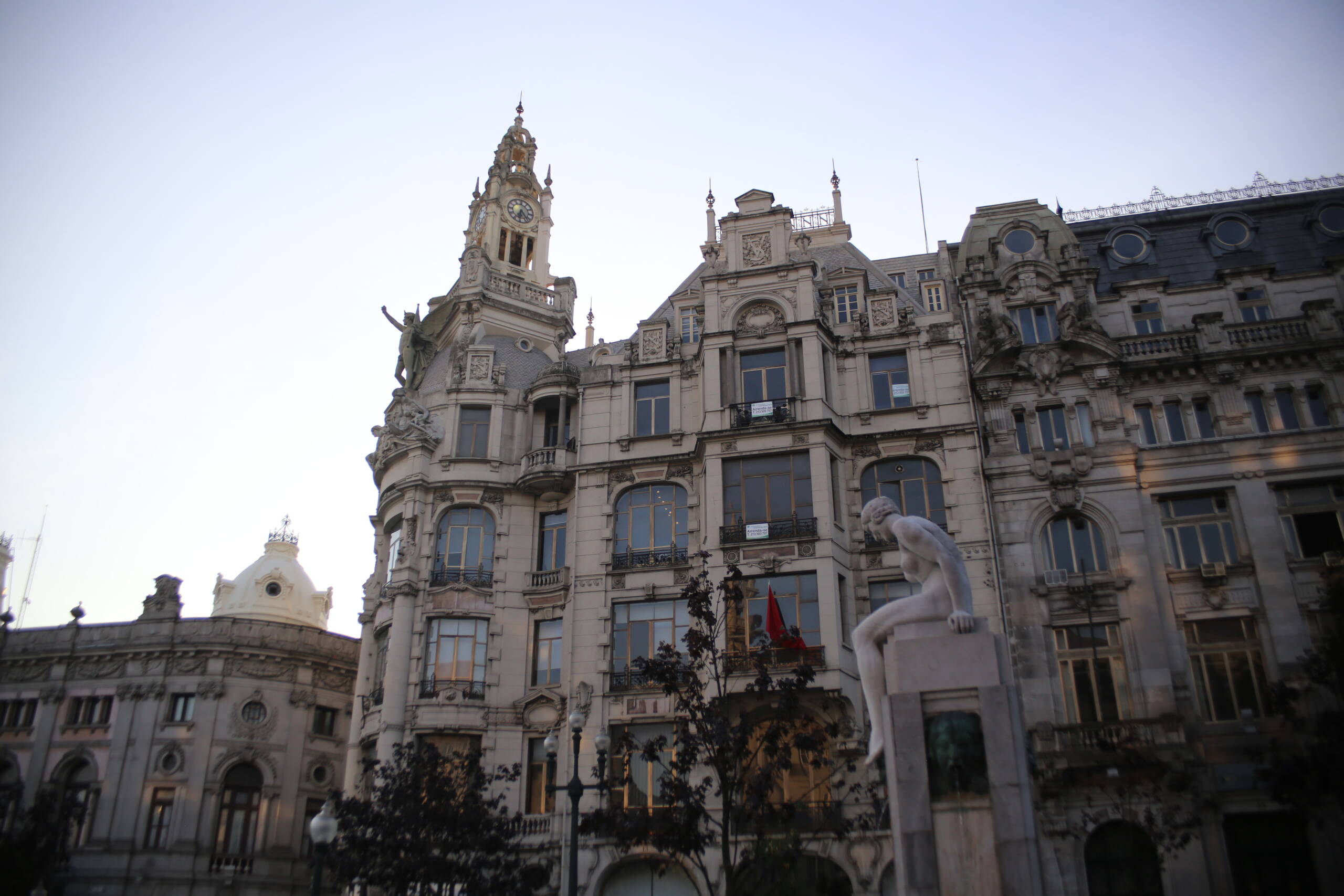 The Silent Figure of Avenida dos Aliados, Porto