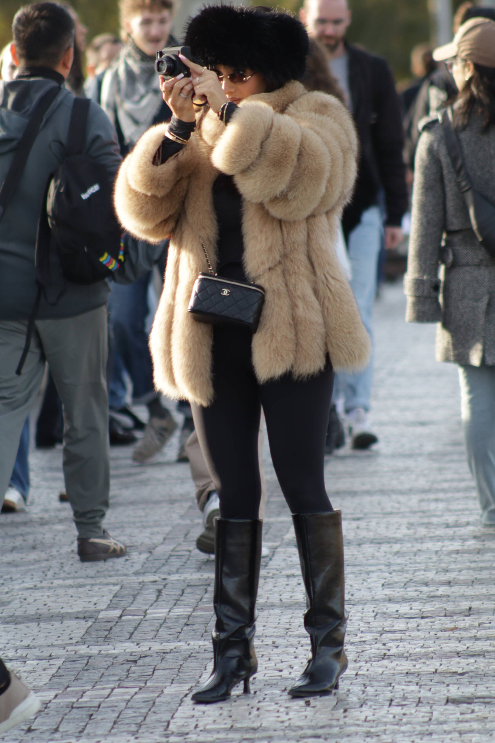 Don’t Be That Tourist: A Caricature of “Old-World Glamour”