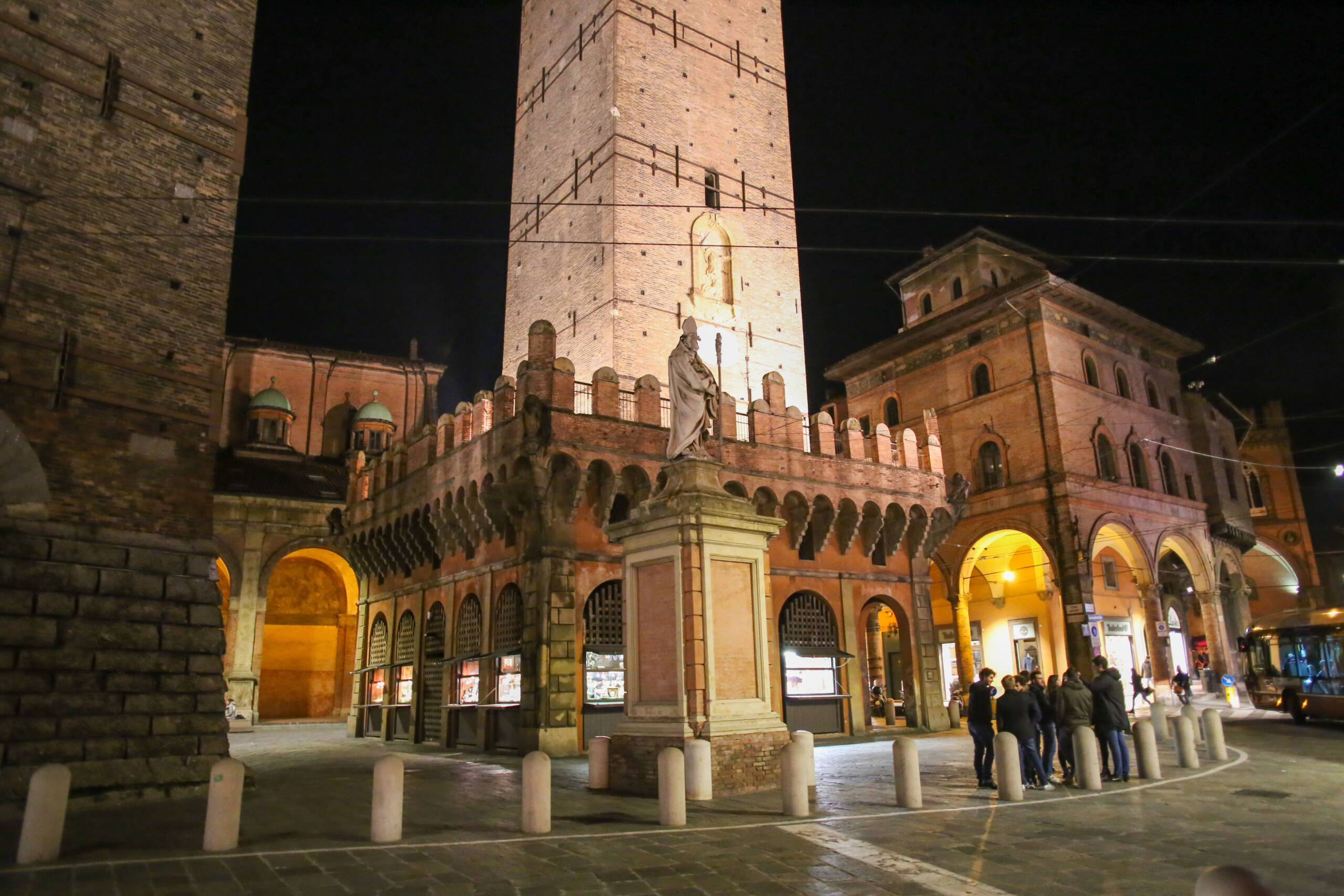 Bologna After Dark — Where Arcades, Towers, and Shadows Tell the Story
