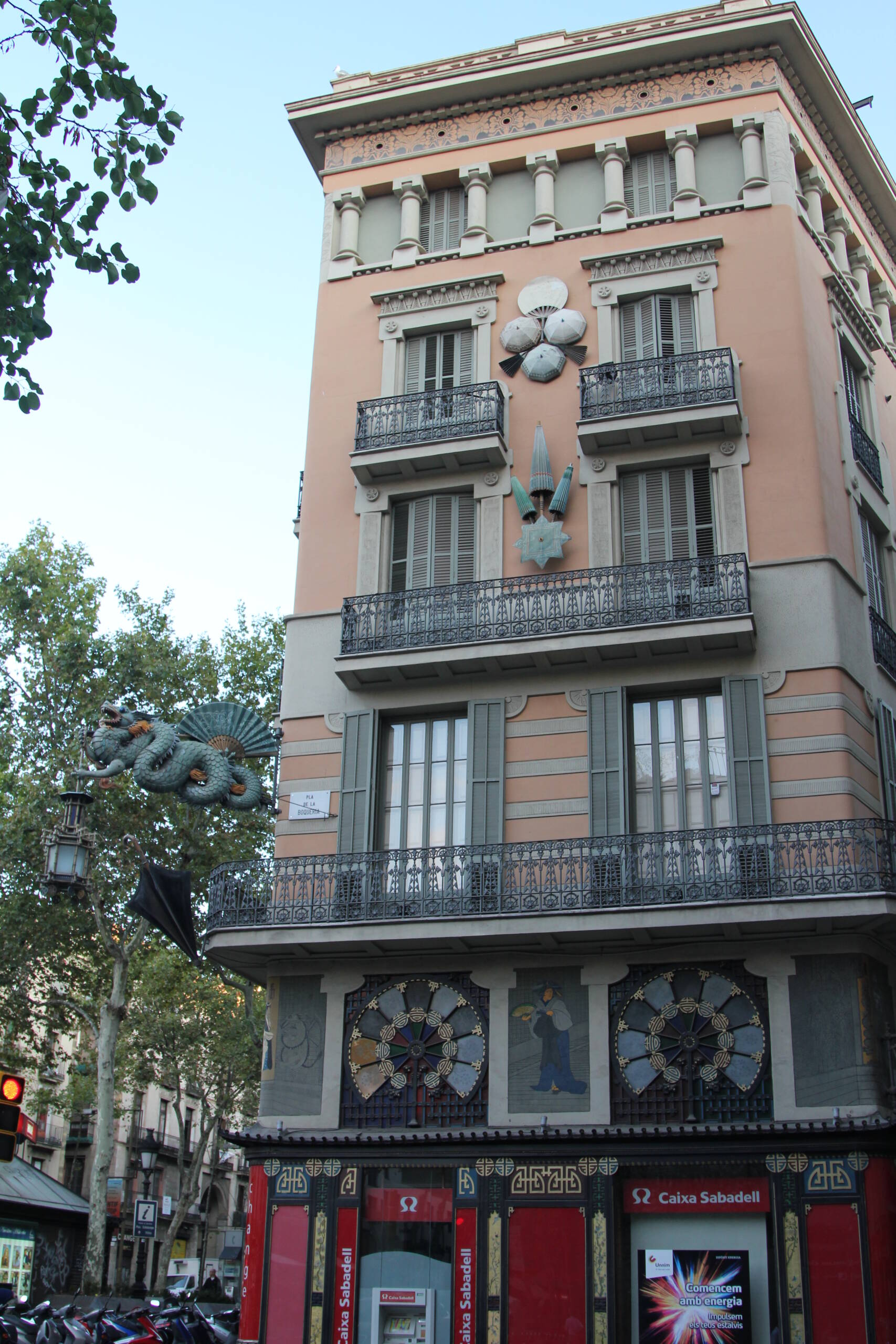 Casa Bruno Cuadros, La Rambla – Barcelona