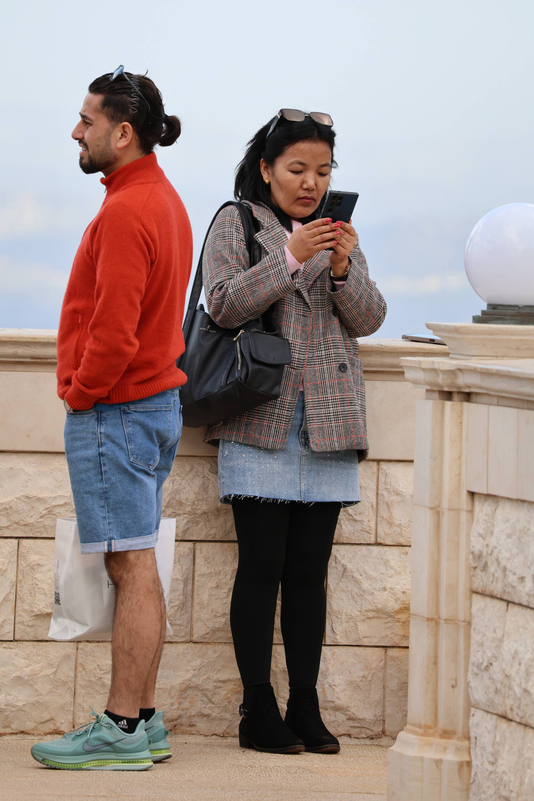 Season-Switch Travelers: What to Wear When the Weather Can’t Decide