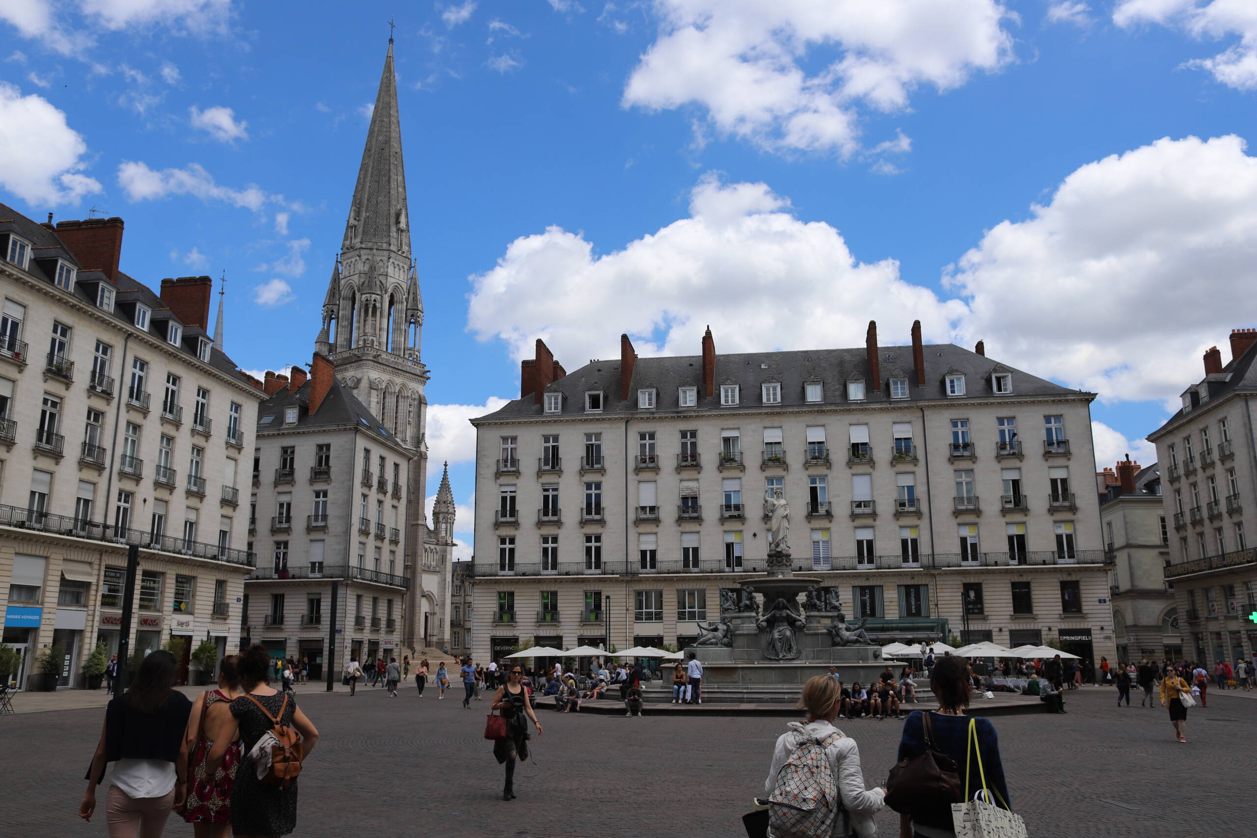 Nantes: The Underrated Radial Point for Exploring France