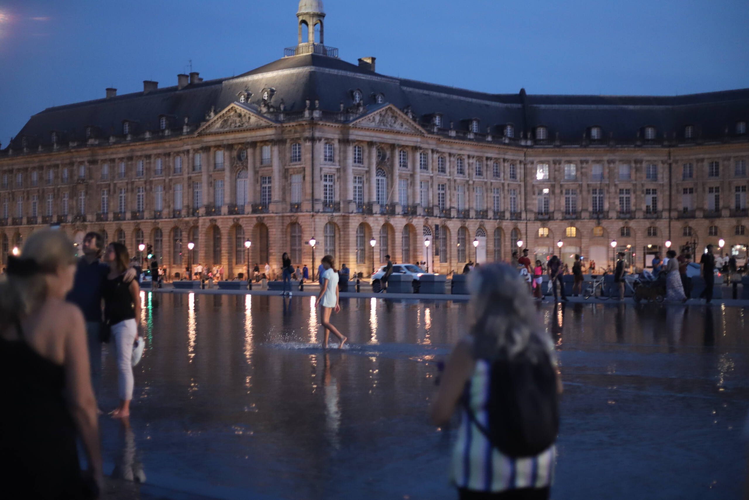 Miroir d'eau at Blue Hour: Bordeaux's Water Mirror Comes Alive