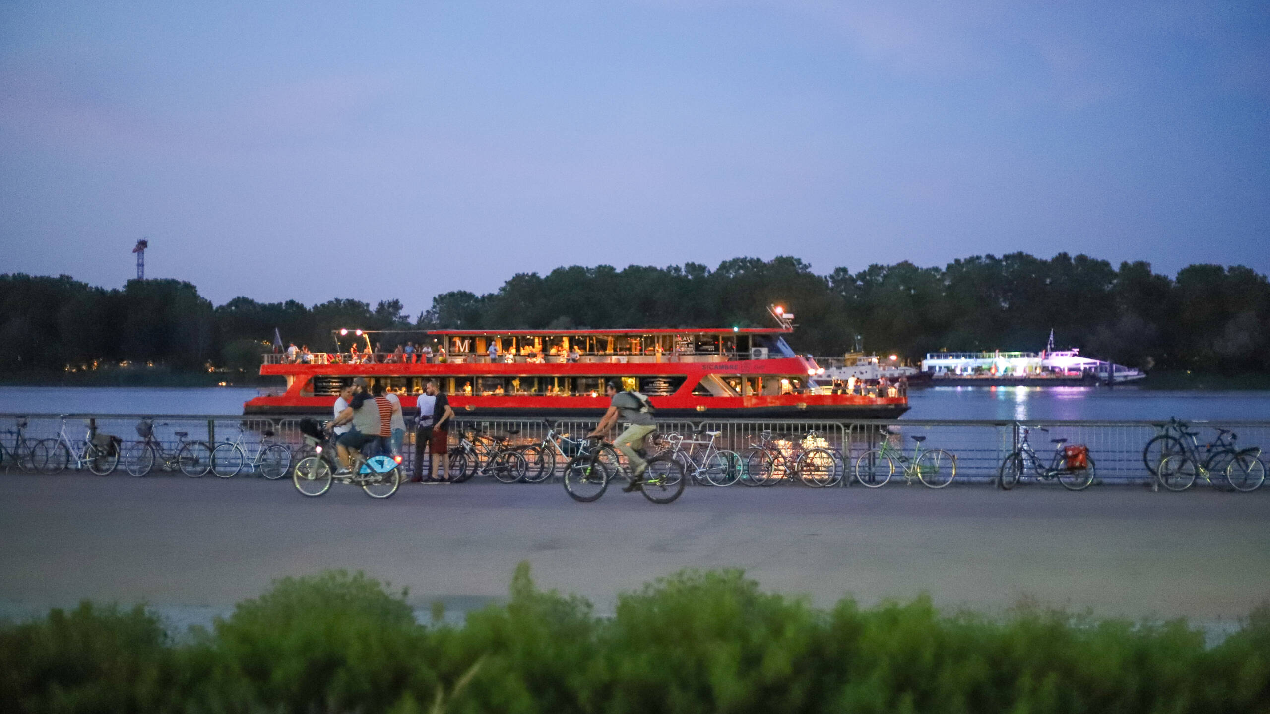 Blue Hour on the Garonne: Dinner Cruises and Bike Traffic Along Bordeaux's Quays