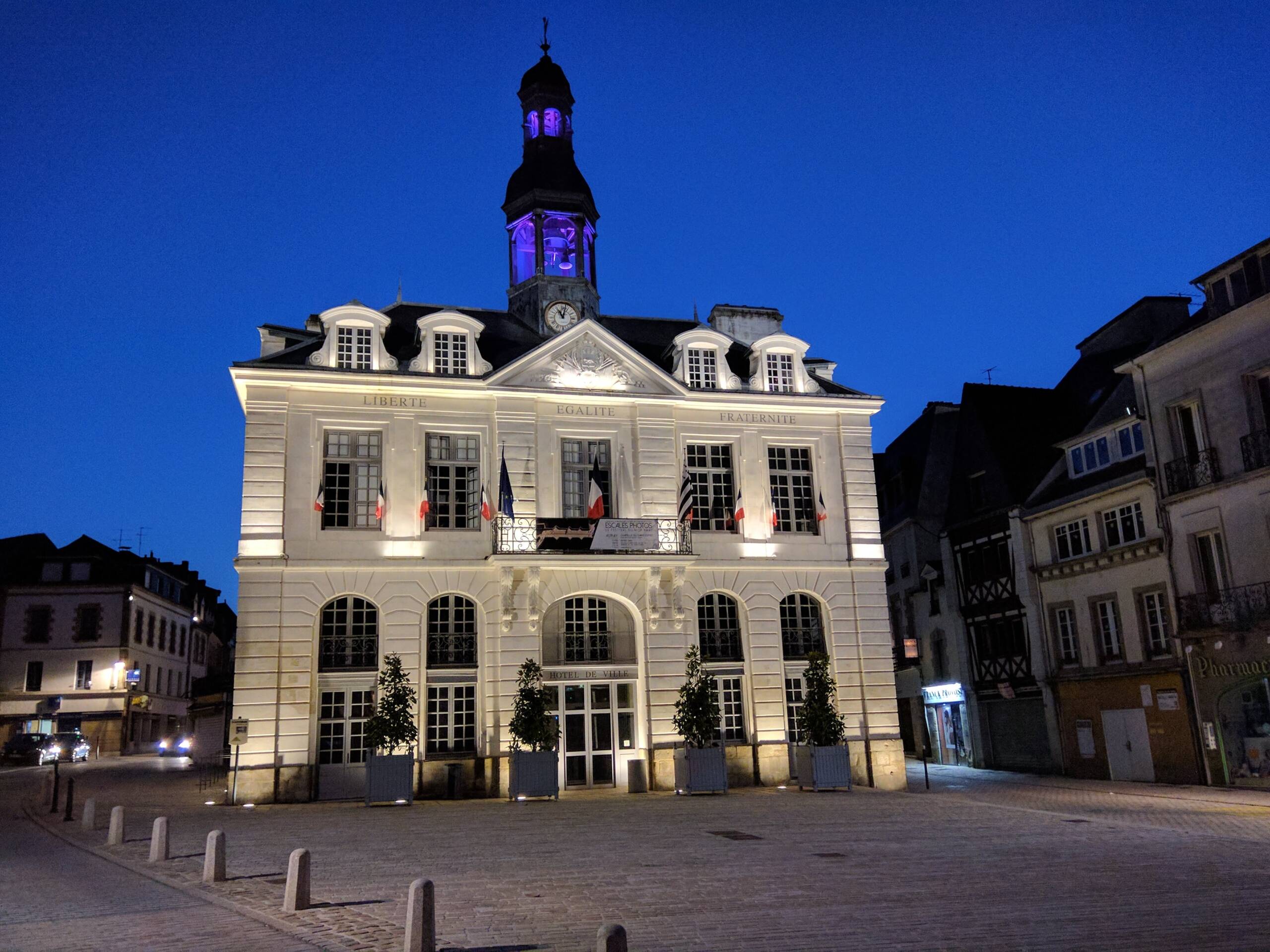 Auray's Hôtel de Ville at Blue Hour: Brittany's Quietest Grand Facade